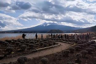 詹姆斯谈输球：我们开局在攻防都打得慢热 太阳角色球员投得很准